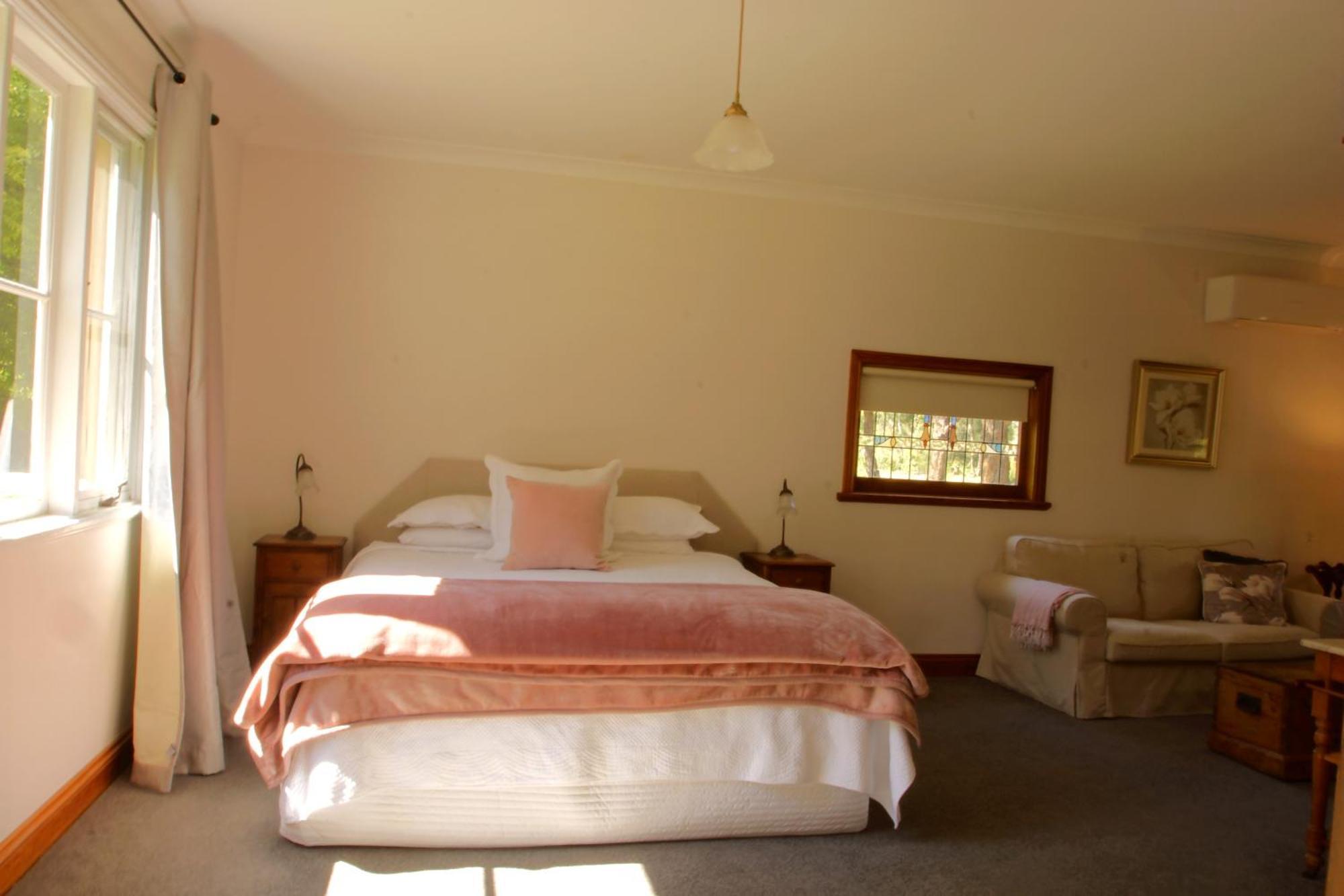 The Carriages Boutique Hotel And Vineyard Pokolbin Exterior photo