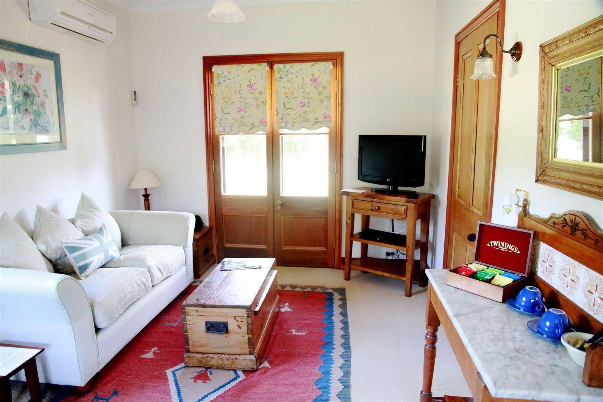 The Carriages Boutique Hotel And Vineyard Pokolbin Exterior photo